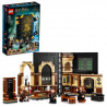 LEGO 76397 Harry Potter Poudlard : Le Cours De Défense, Livre Jouet de Construction Pour Enfants, Avec Maugrey Fol oeil