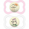 MAM Lot de 2 sucettes Supreme Nuit -  18+ mois - Silicone + Boîte de stérilisation - arc-en-ciel et chouette